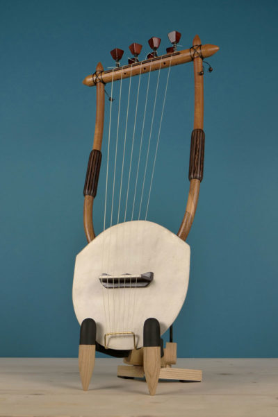LUTHIEROS Lyre of Aphrodite - 7 strings - Koumartzis Family - www.luthieros.com