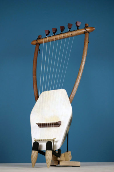 The Lyre of Orpheus – Ancient Greek Lyre (Chelys – 11 or 13 strings) – Top Quality HandCrafted Musical Instrument - Koumartzis familia - www.luthieros.com