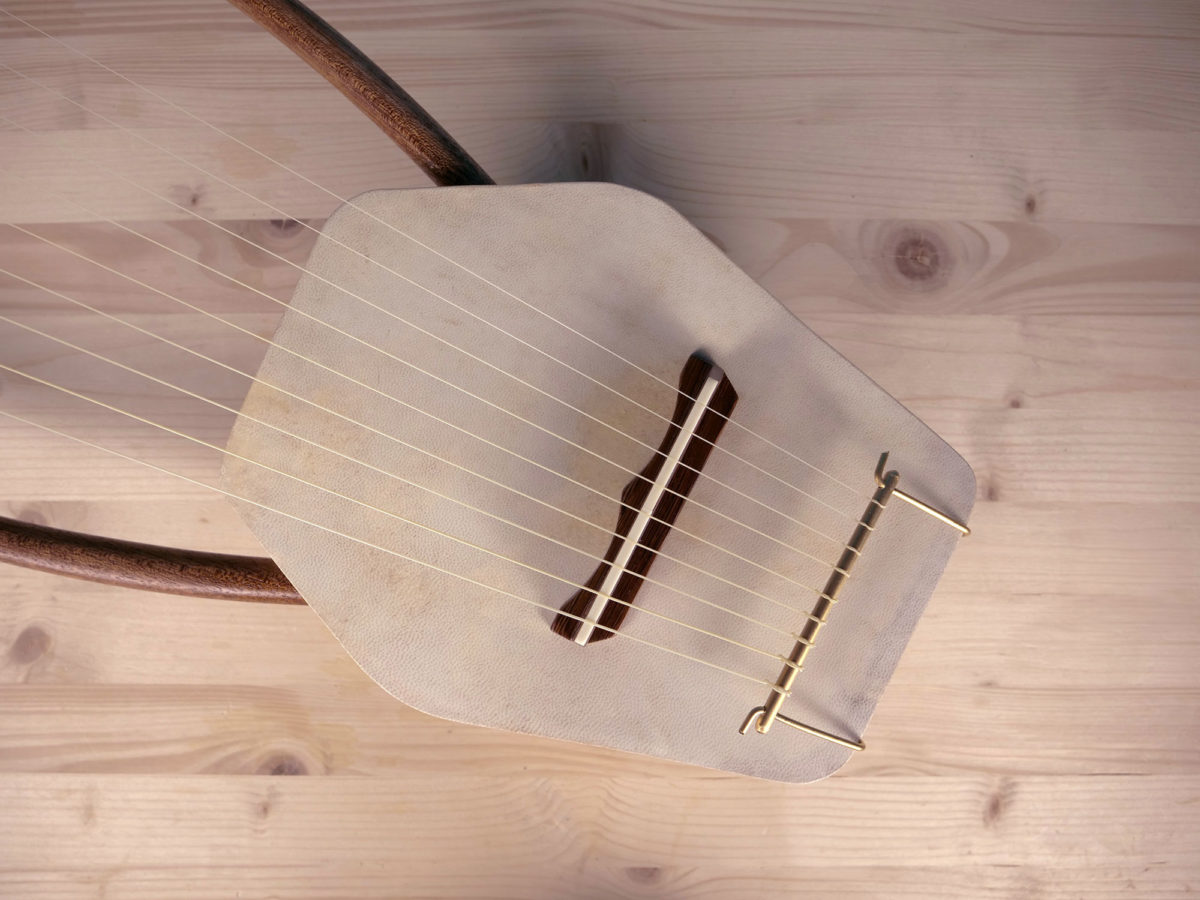 The Lyre of Orpheus – Ancient Greek Lyre (Chelys – 11 or 13 strings) – Top Quality HandCrafted Musical Instrument - Koumartzis familia - www.luthieros.com