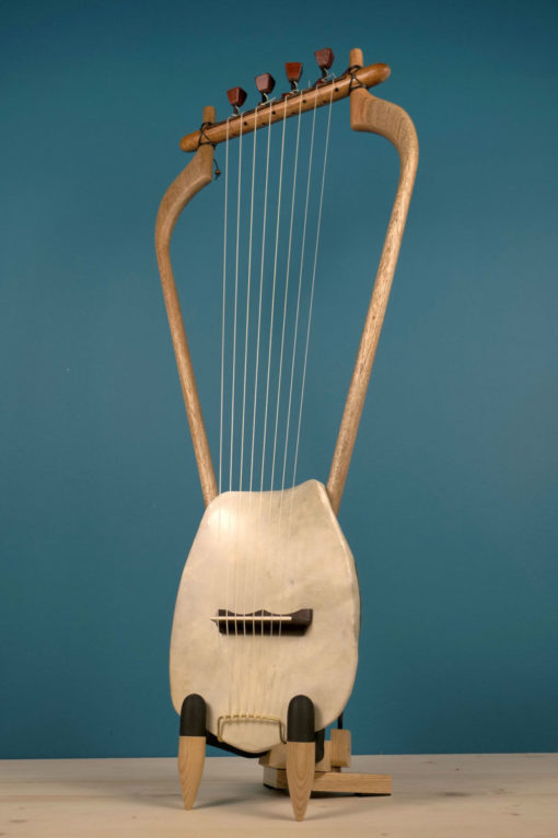 The Lyre of Sappho (8 strings) – Ancient Greek Barbiton Lyre – Koumartzis Familia – luthieros.com