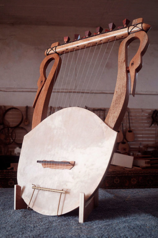 Lyre of Thamyris (11 strings) – ancient Greek lyre | Luthieros