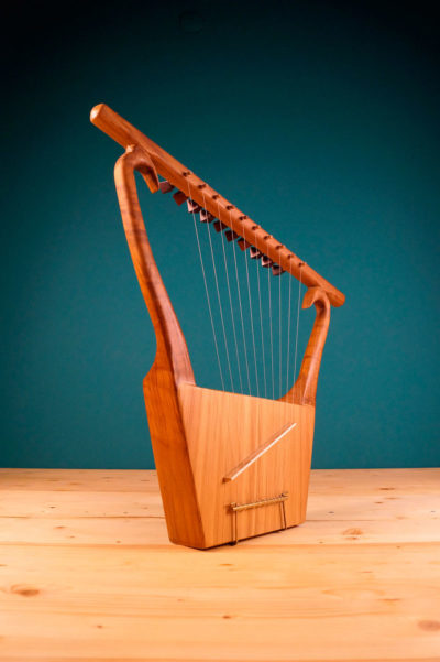 The lyre of Har Meggido – King David - Koumartzis Familia - www.luthieros.com - Top Quality HandCrafted Instrument