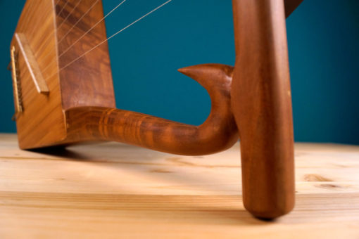 The lyre of Har Meggido – King David - Koumartzis Familia - www.luthieros.com - Top Quality HandCrafted Instrument