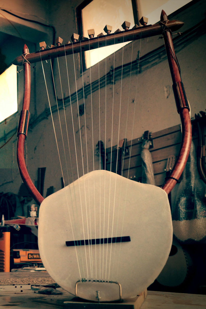 Lyre of Apollo (11 or 13 strings) – ancient Greek lyre | Luthieros