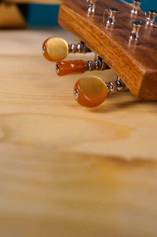 Tzouras with cedarwood | Handmade Greek Traditional String Instruments - Koumartzis familia - www.luthieros.com