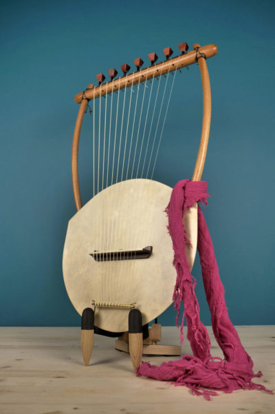 Lyre of Lina Palera – Ancient Greek Lyre (13 strings) – luthieros.com - Top Quality HandCrafted Instrument - specially designed for Lina Palera