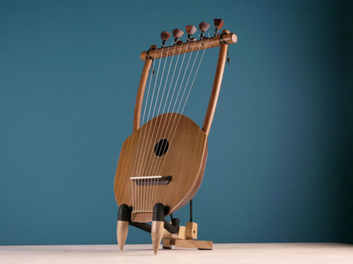 Traveler's Lyre or Odysseus' Lyre - 9 strings - wooden soundboard - compact size - the LUTHIEROS team - by the Koumartzis family