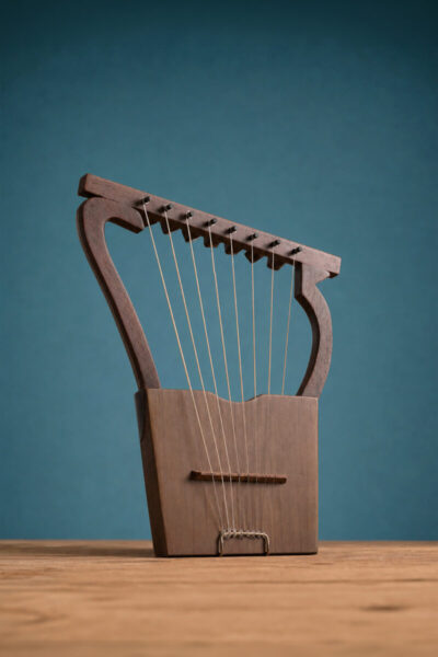 Leiden Lyre – Ancient Egyptian Box Lyre (1550–1350 BCE) – 8 or 10 Strings – Handcrafted Historical Reconstruction - LUTHIEROS.com - Koumartzis family